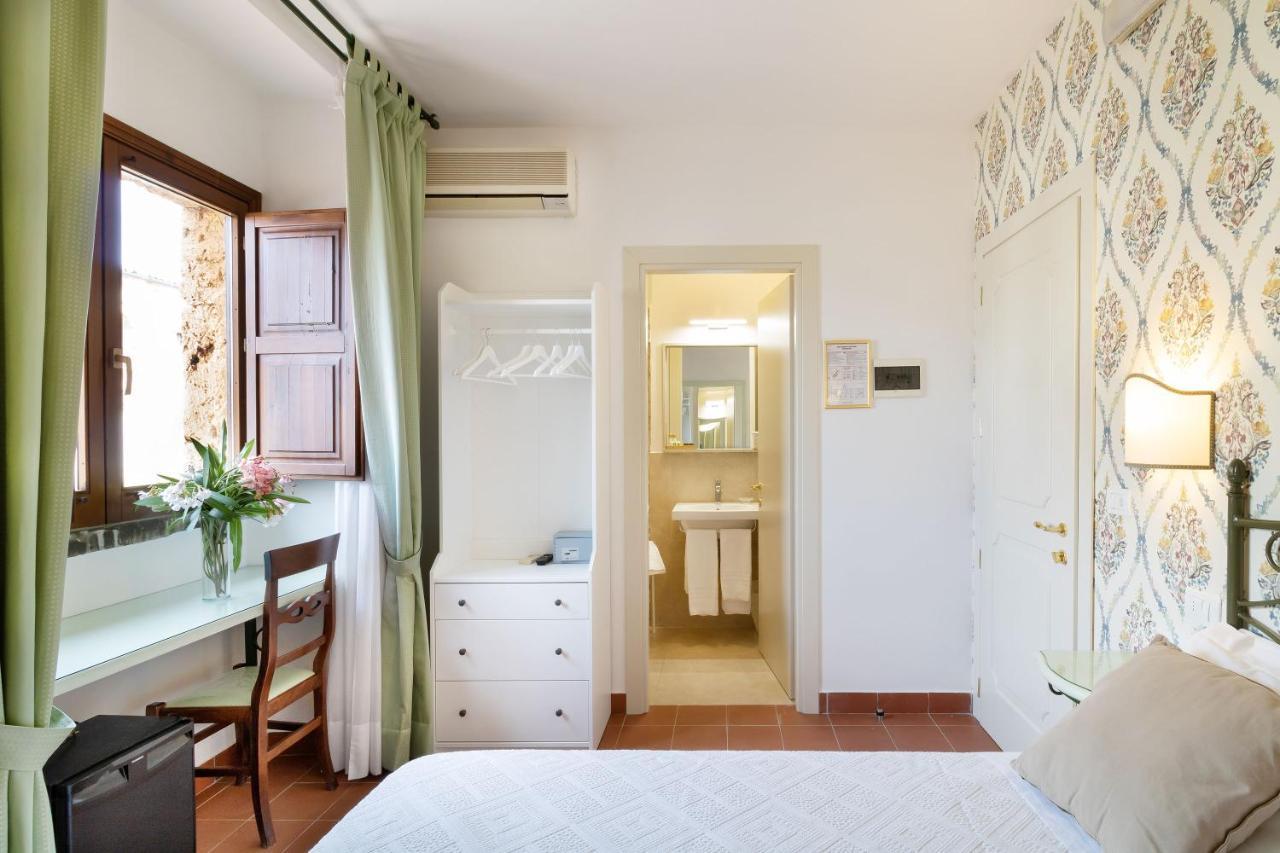 Favorita Hotel