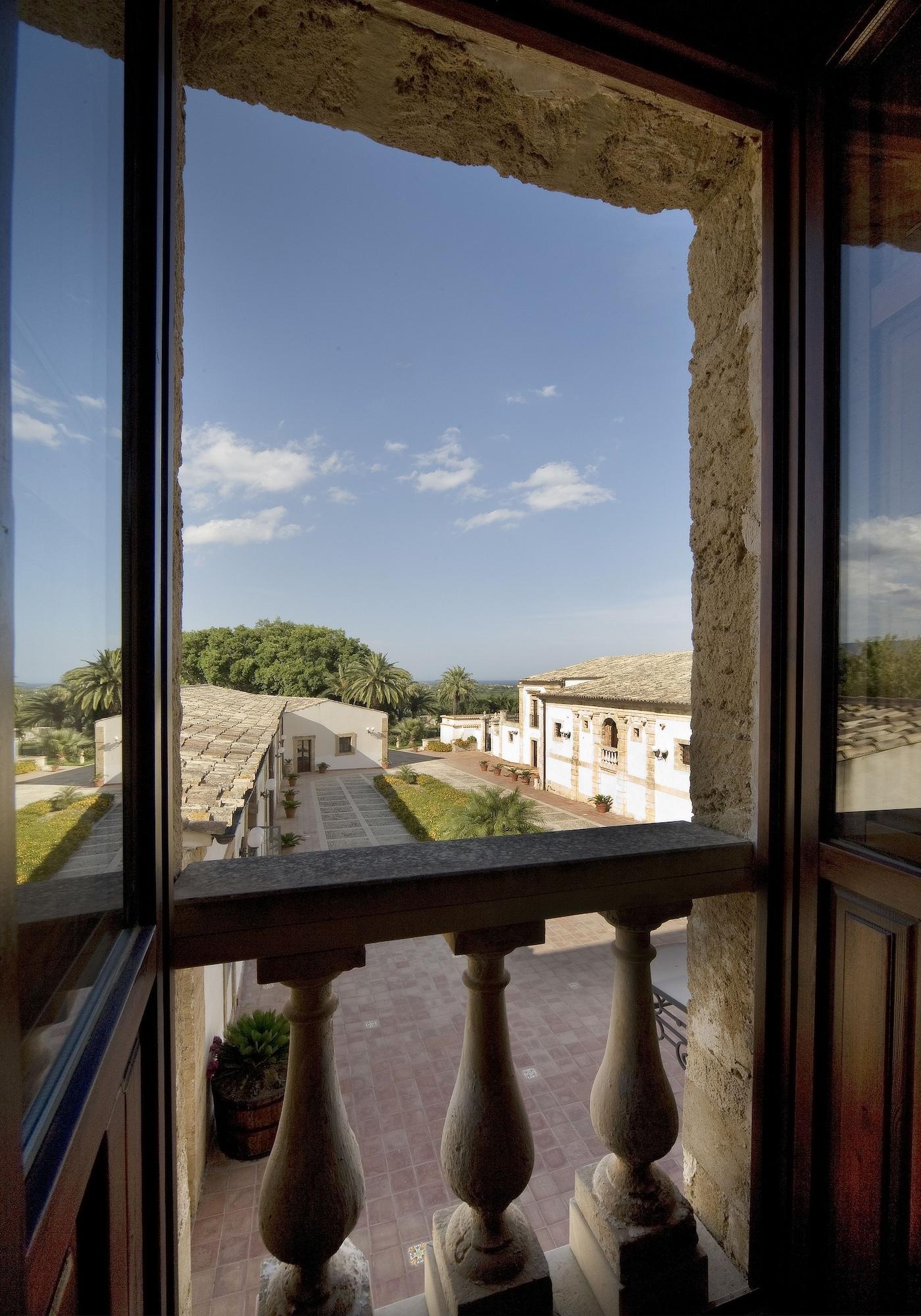 Hotel Favorita 4*
