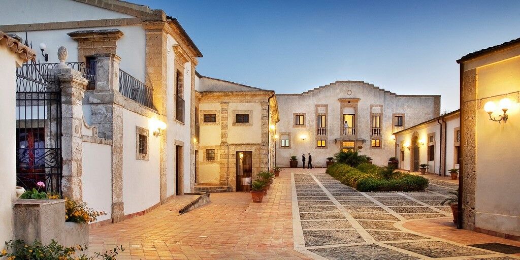 Hotel Favorita 4*
